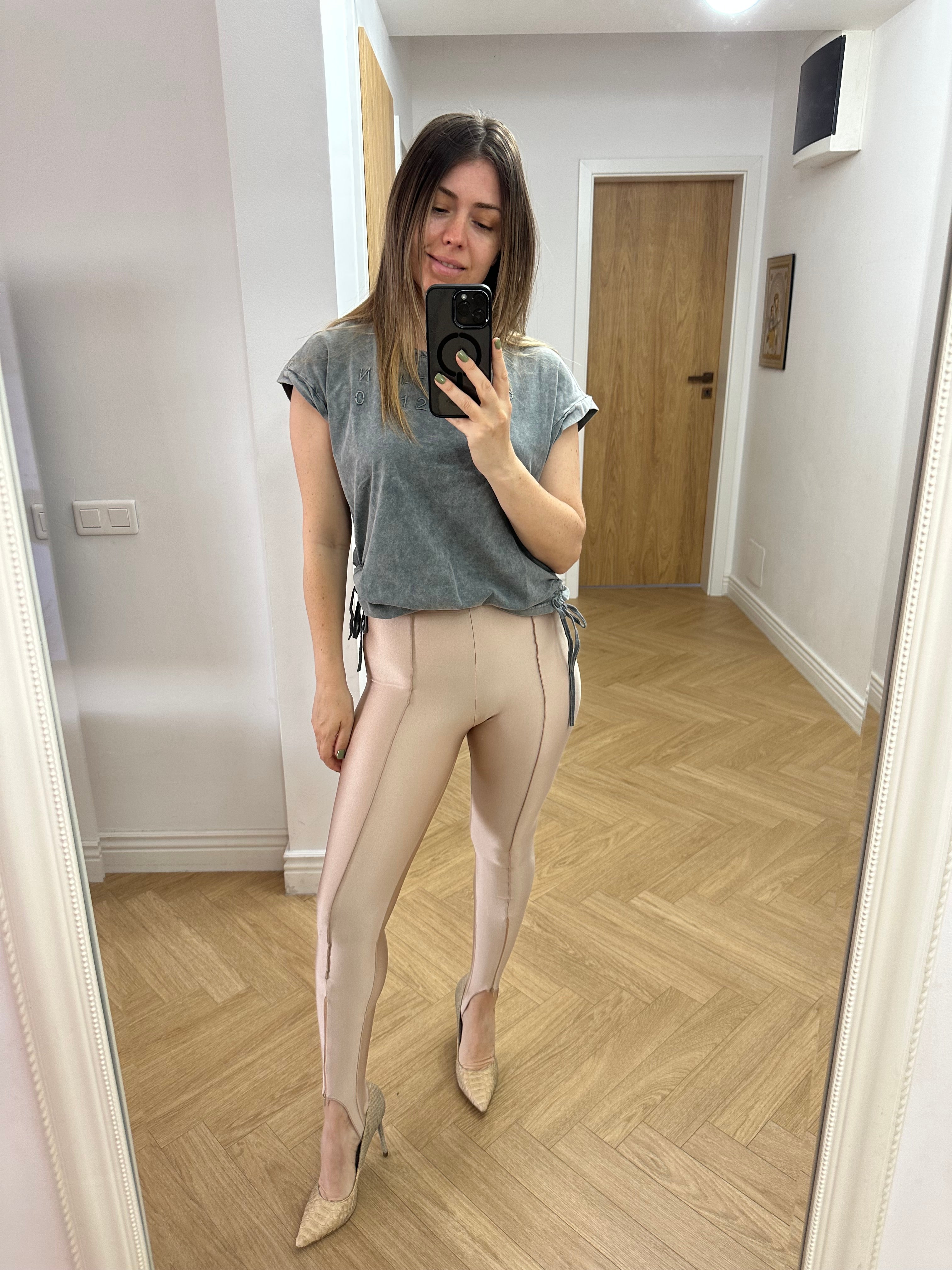 Pantaloni “Famous” - pentru femei - Negru/ Maro/ Albastru Electric/ Gri/ Champagne/ Verde Smarald/ Rosu