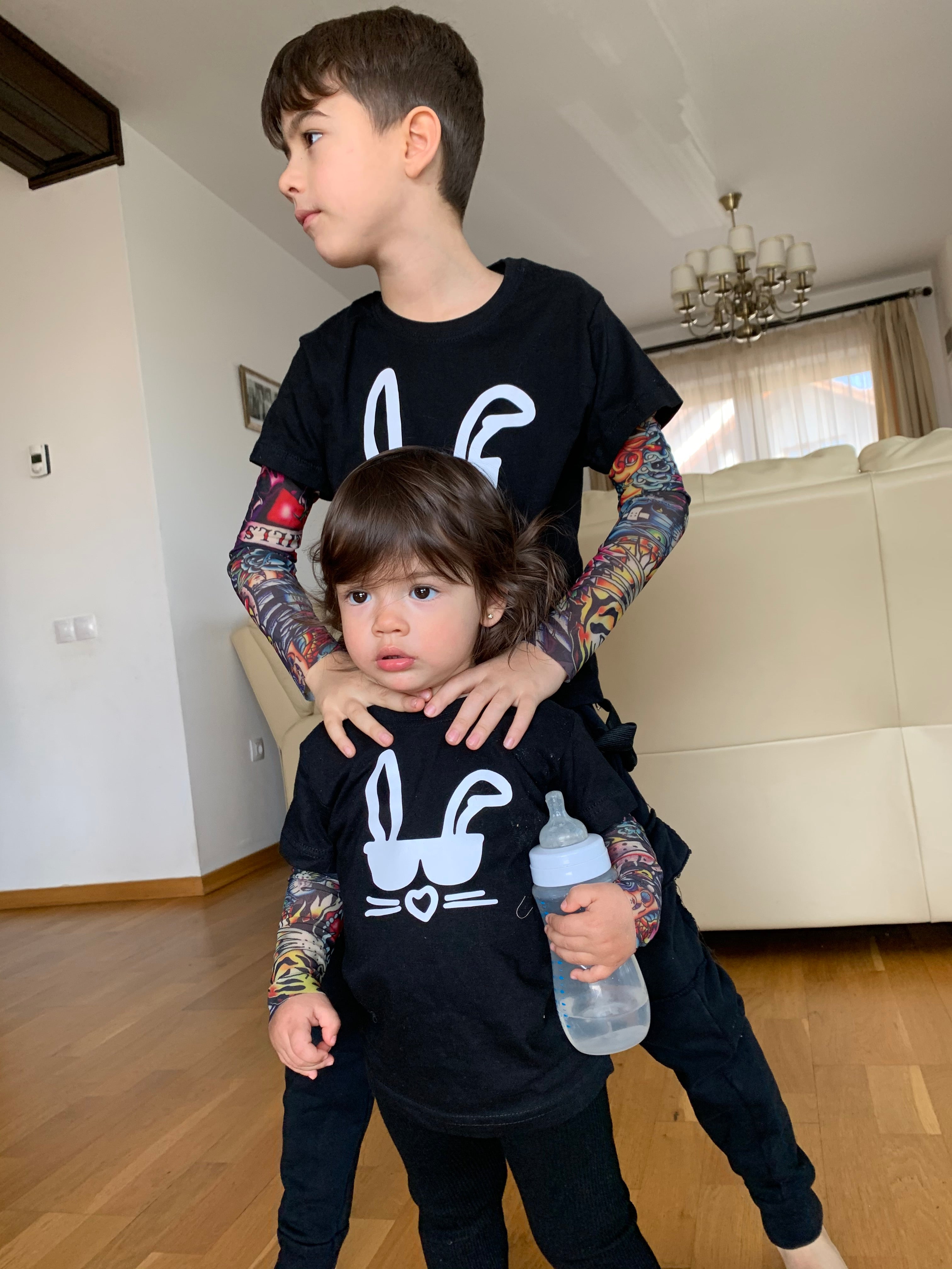 Tricoul cu tatuaje “Bunny” - unisex pentru copii